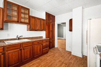 16 W 9th St in Duluth, MN - Building Photo - Building Photo