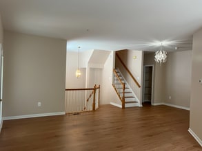 18013 Royal Bonnet Cir in Gaithersburg, MD - Building Photo - Building Photo