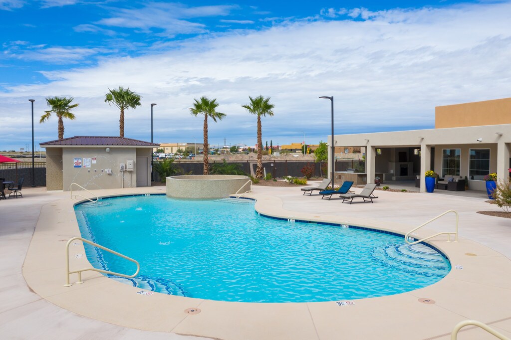 Sonoma Pointe Apartments in Las Cruces, NM | ApartmentHomeLiving.com