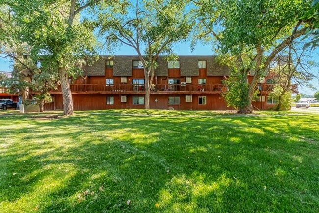 property at 2915 Orchard Ave