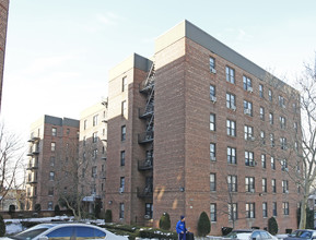 Colony Manor in Brooklyn, NY - Foto de edificio - Building Photo