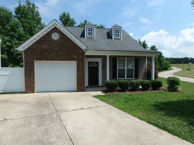 101 Marino Pl in Clayton, NC - Building Photo