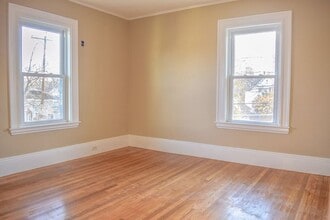 113 Railroad Ave, Unit #2 in South Hamilton, MA - Foto de edificio - Building Photo