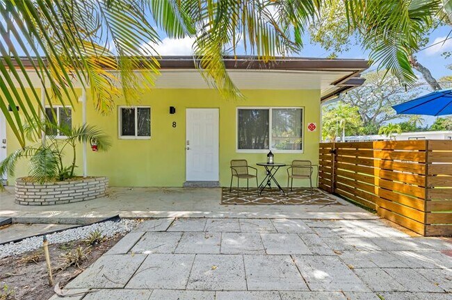 2007 NE 3rd Ave in Wilton Manors, FL - Building Photo - Building Photo