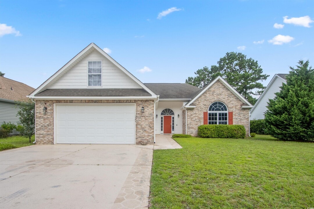 1102 University Forest Dr in Conway, SC - Building Photo