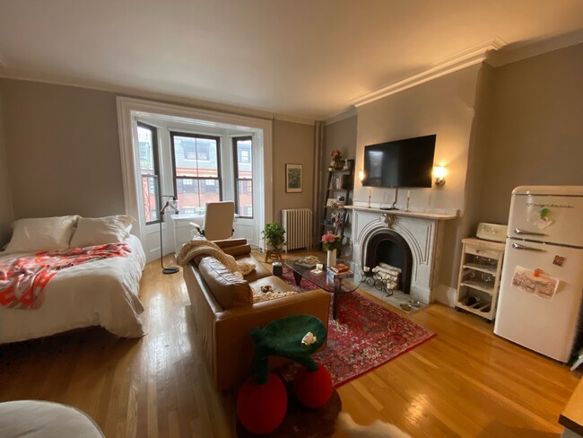97 Charles St, Unit 6 in Boston, MA - Foto de edificio - Building Photo