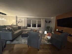 1555 Saint Joseph Cir in St. Joseph, MI - Building Photo - Building Photo