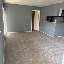 10603 S Wilcrest Dr in Houston, TX - Foto de edificio - Building Photo