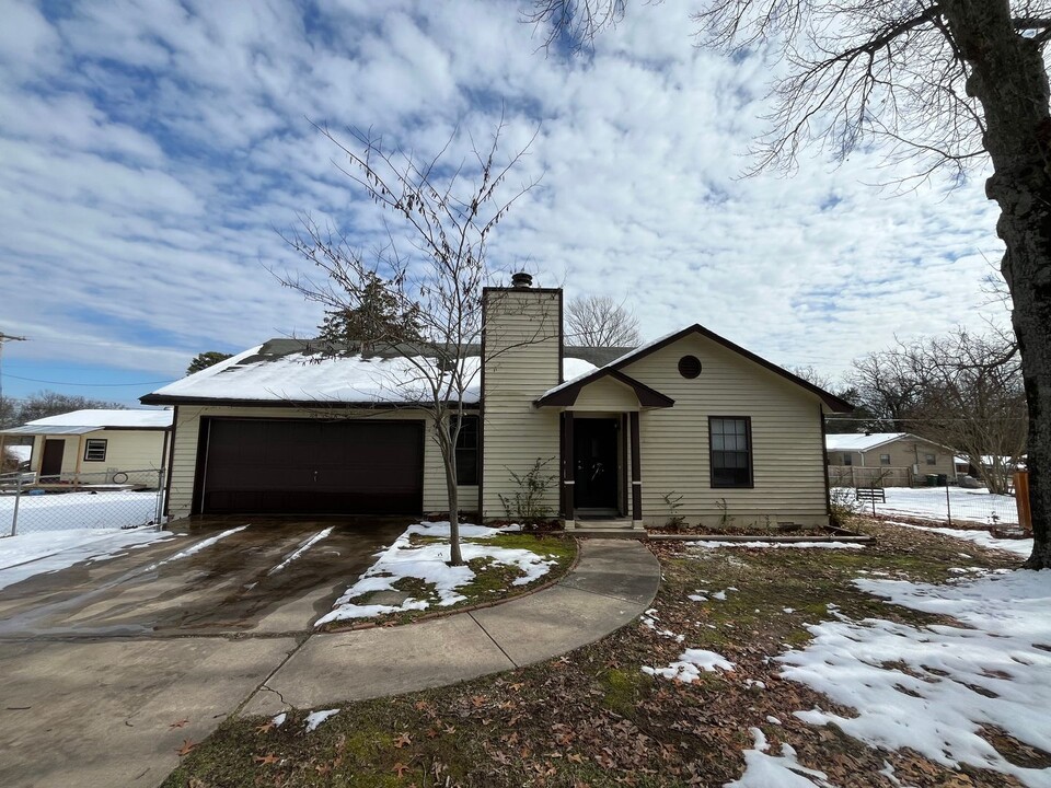 104 Mayfair Cove in Sherwood, AR - Building Photo