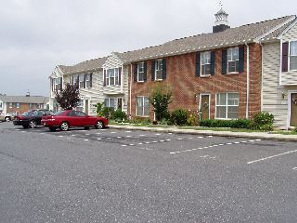 75 Mulberry Cir in Lynchburg, VA - Building Photo