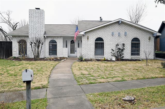 2023 Christie Ln in Carrollton, TX - Building Photo