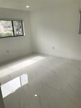 4890 NW 102nd Ave in Doral, FL - Building Photo - Building Photo