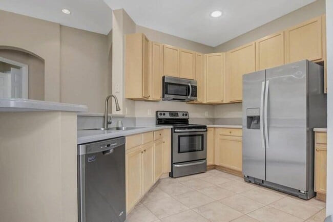 6731 Southport Dr in Boynton Beach, FL - Foto de edificio - Building Photo