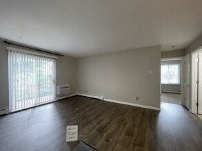 1900 Light Road in Oswego, IL - Building Photo - Building Photo