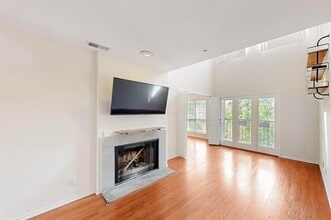 4303 Buena Vista St in Dallas, TX - Building Photo - Building Photo