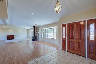 19580 Watts Valley Rd in Sanger, CA - Building Photo - Building Photo