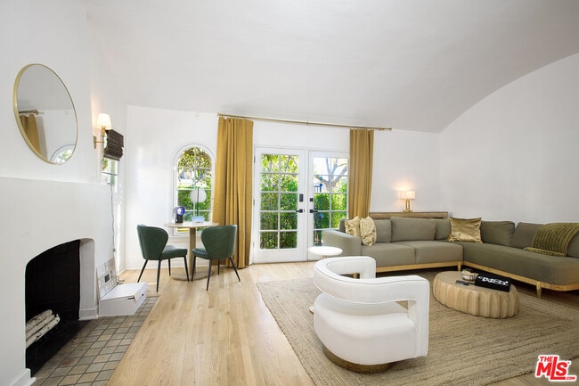 property at 953 N Martel Ave