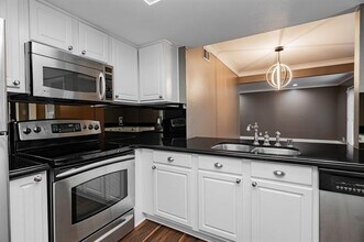 7809 Meadow Park Dr in Dallas, TX - Building Photo - Building Photo
