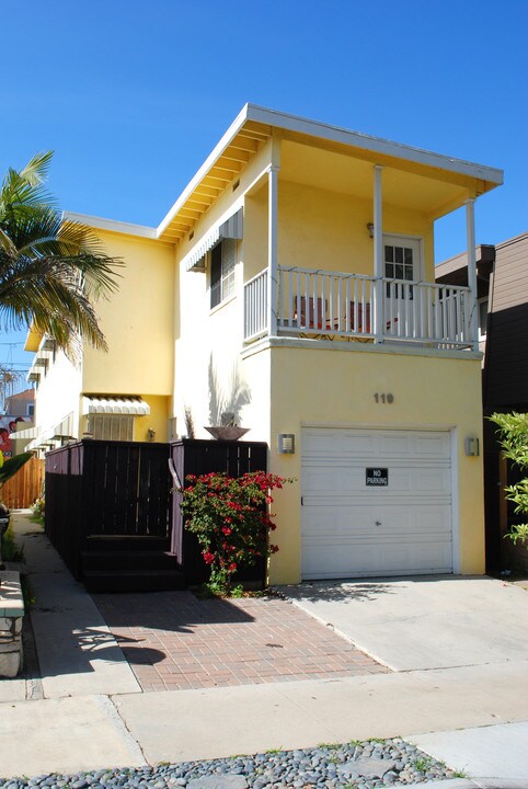 119 13th St in Seal Beach, CA - Building Photo