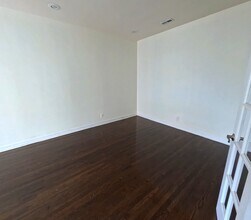 1112 W Ardmore Ave in Chicago, IL - Building Photo - Building Photo