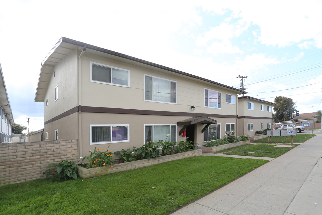 Alvin Apartments in Santa Maria, CA - Building Photo