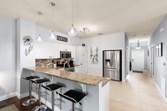 10021 Heather Ln in Naples, FL - Building Photo - Building Photo