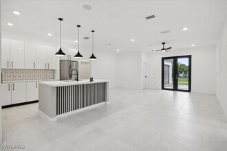 1006 Hamilton Ave in Lehigh Acres, FL - Building Photo - Building Photo