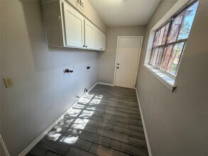 1607 Chestnut Ridge Rd in Houston, TX - Foto de edificio - Building Photo