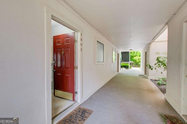 1603 Huntingdon Chase in Atlanta, GA - Foto de edificio - Building Photo