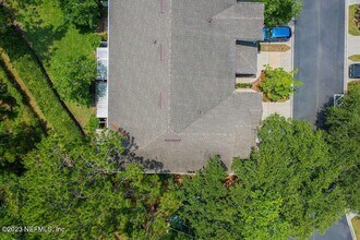 7990 Baymeadows Rd E in Jacksonville, FL - Foto de edificio - Building Photo