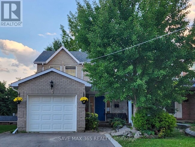 property at 2238 Leominster Dr