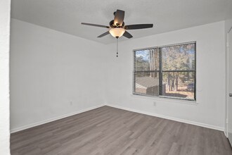 1410 S Elizabeth Ave, Unit 204 in Kirbyville, TX - Building Photo - Building Photo