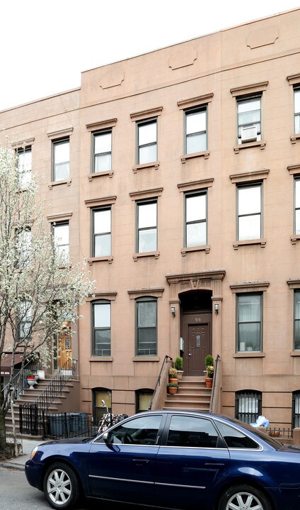 516 Henry St in Brooklyn, NY - Building Photo