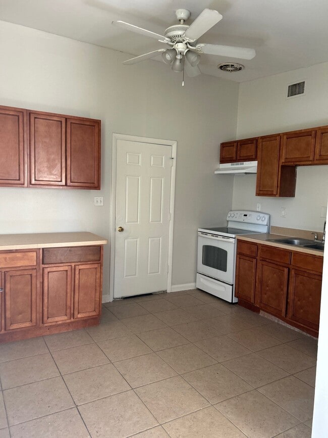 10503 De Paul Dr in Jacksonville, FL - Building Photo - Building Photo