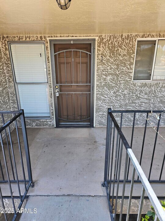 1345 E Campbell Ave in Phoenix, AZ - Building Photo