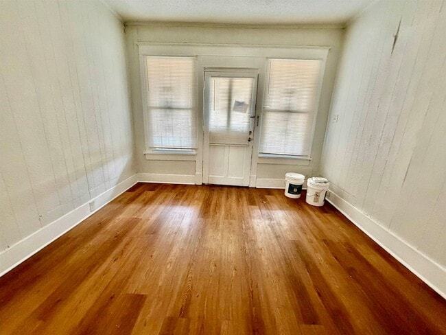 1075 Kney St in Memphis, TN - Foto de edificio - Building Photo