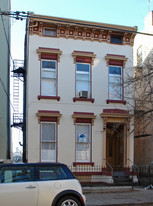 825 Dayton St Apartments