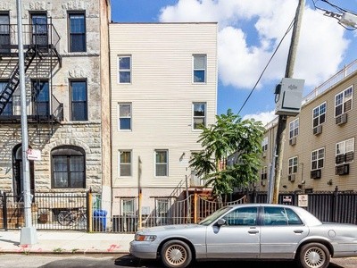 991 Putnam Ave in Brooklyn, NY - Building Photo - Primary Photo