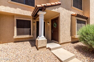 921 W University Dr in Mesa, AZ - Building Photo - Building Photo
