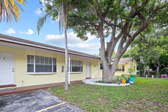 1028 Bass Blvd in Dunedin, FL - Building Photo - Building Photo