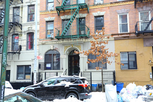 516 East 12th Street in New York, NY - Foto de edificio - Building Photo