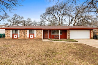 316 S Barbara St in Waco, TX - Building Photo - Building Photo