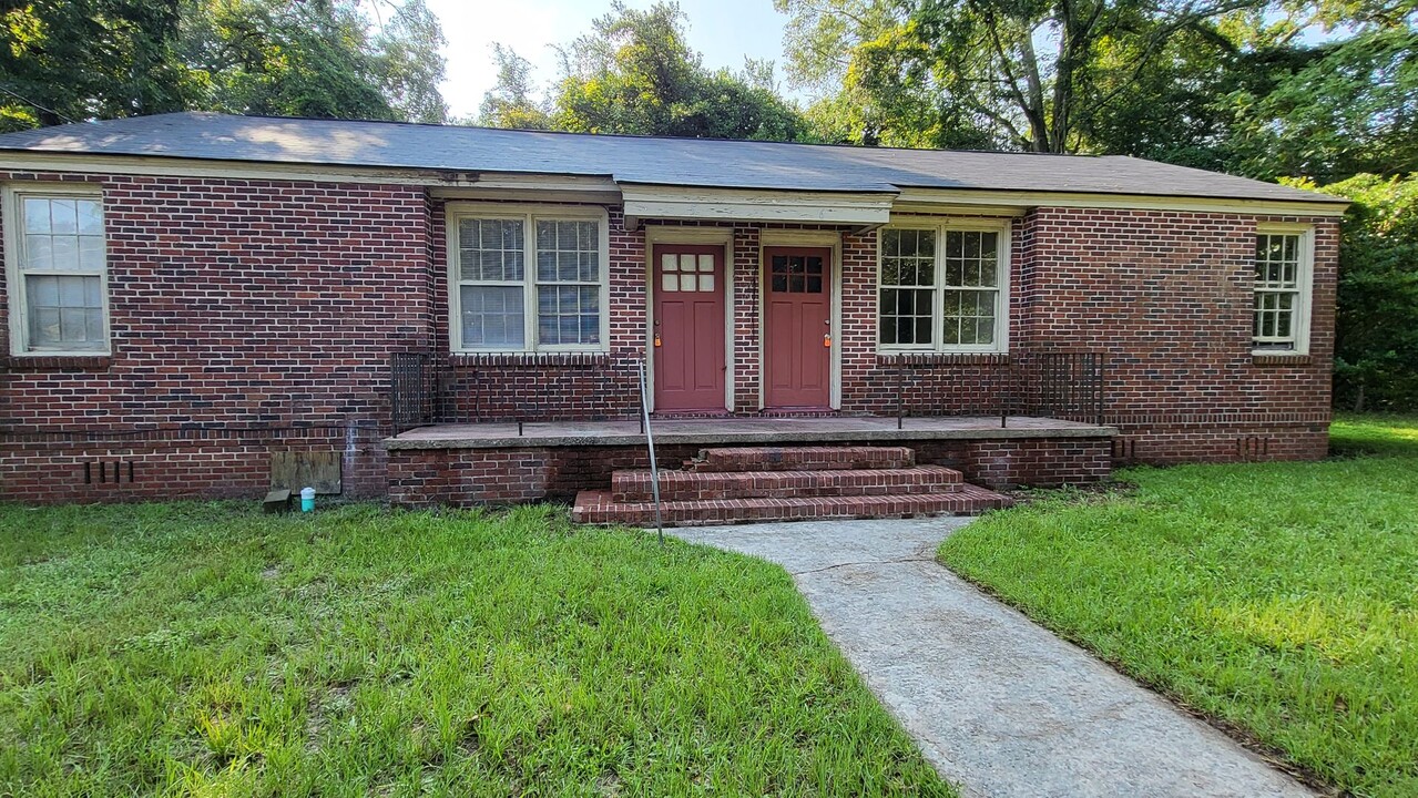 6 Woodlawn Ct in Sumter, SC - Building Photo