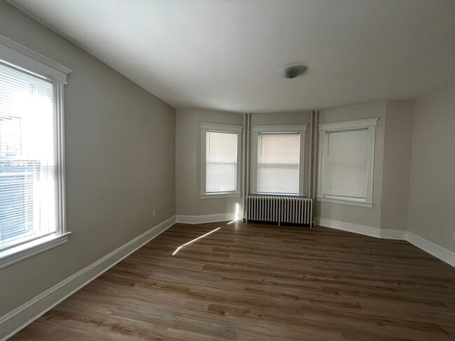 989-991 Capitol Ave, Unit Floor 1 in Hartford, CT - Foto de edificio - Building Photo