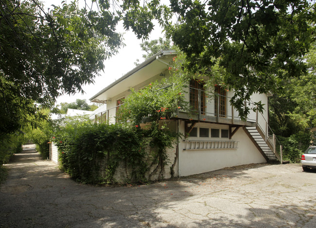 304 E 32nd St in Austin, TX - Foto de edificio - Building Photo