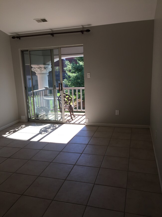 7504 Triwoods Drive, Unit L in St. Louis, MO - Building Photo - Building Photo