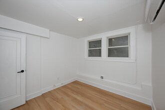 1384 W 83rd St in Cleveland, OH - Building Photo - Building Photo