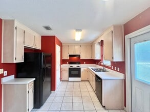 7514 Bowers Dr in Milton, FL - Building Photo - Building Photo