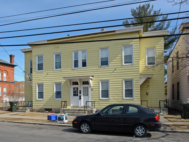 19 Garner St in Cohoes, NY - Foto de edificio - Building Photo