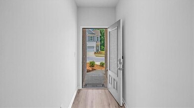 7573 Knoll Hollow Rd in Lithonia, GA - Building Photo - Building Photo